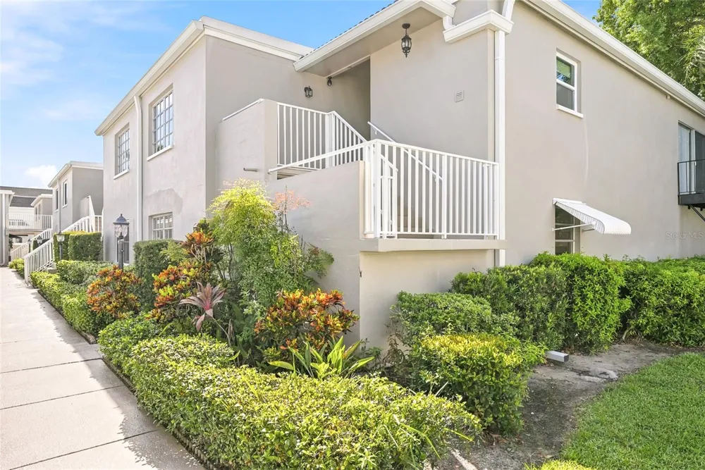 919 OSCEOLA ROAD #207 Belleair, FL 33756