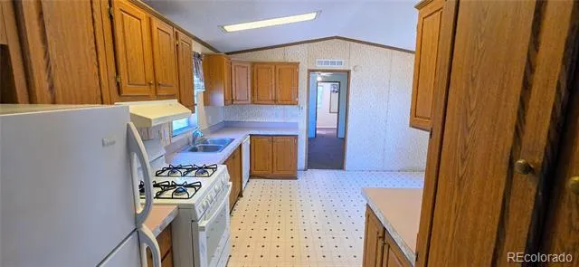 828 3rd Street Penrose, CO 81240
