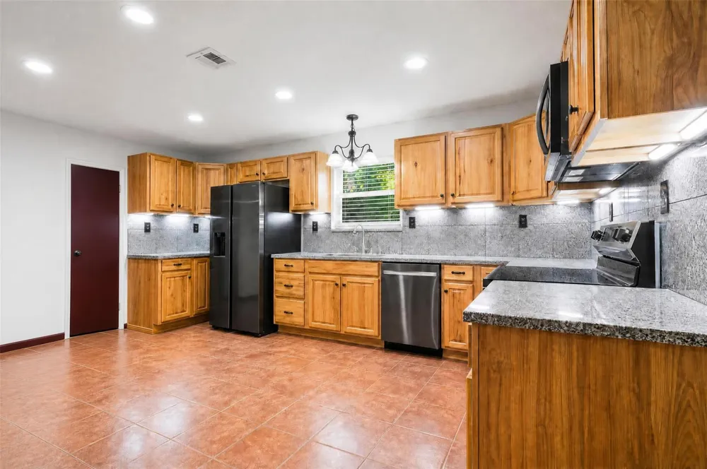 300 Hidden Oaks Drive Point Blank, TX 77364