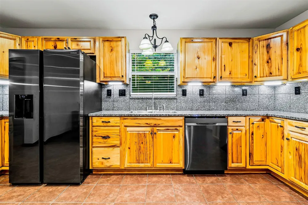 300 Hidden Oaks Drive Point Blank, TX 77364