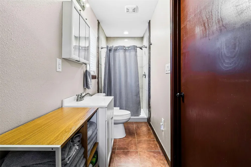 300 Hidden Oaks Drive Point Blank, TX 77364