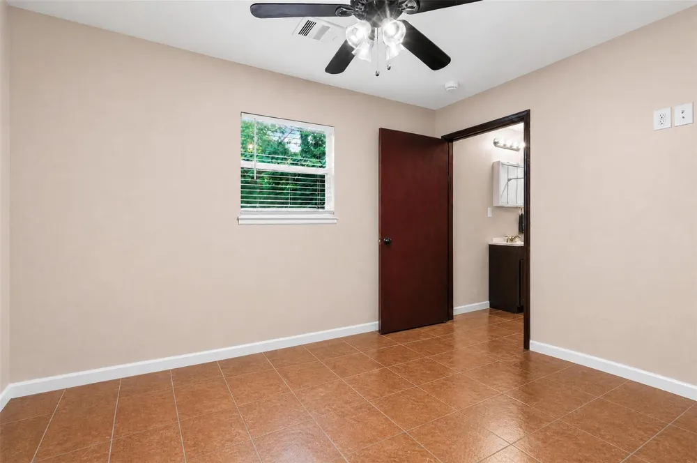 300 Hidden Oaks Drive Point Blank, TX 77364
