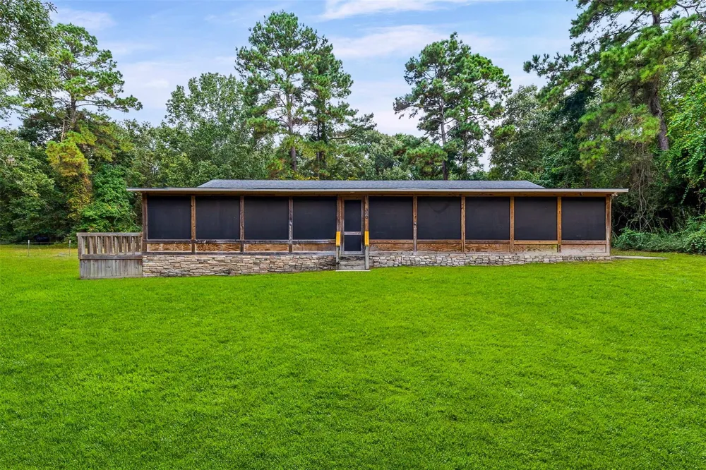300 Hidden Oaks Drive Point Blank, TX 77364