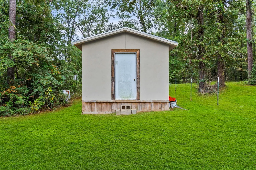 300 Hidden Oaks Drive Point Blank, TX 77364