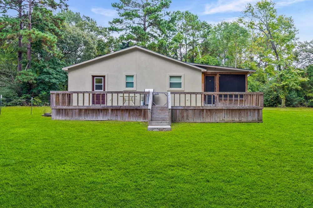 300 Hidden Oaks Drive Point Blank, TX 77364