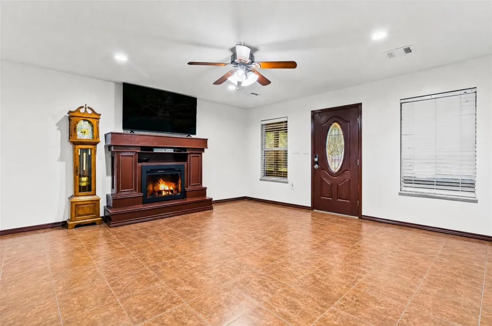 300 Hidden Oaks Drive Point Blank, TX 77364