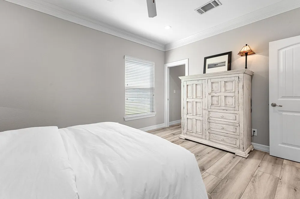 16610 Jolly Roger Road Jamaica Beach, TX 77554