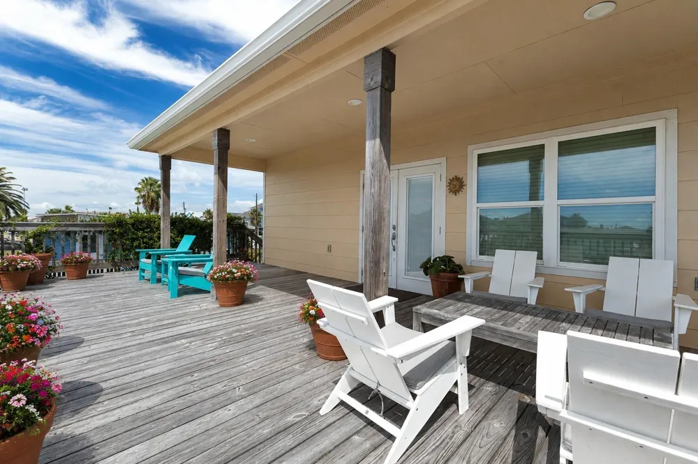 16610 Jolly Roger Road Jamaica Beach, TX 77554