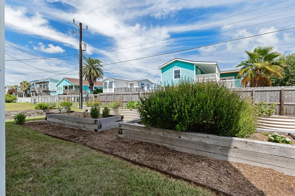 16610 Jolly Roger Road Jamaica Beach, TX 77554