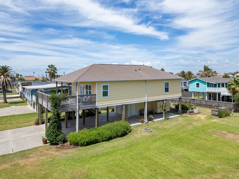 16610 Jolly Roger Road Jamaica Beach, TX 77554