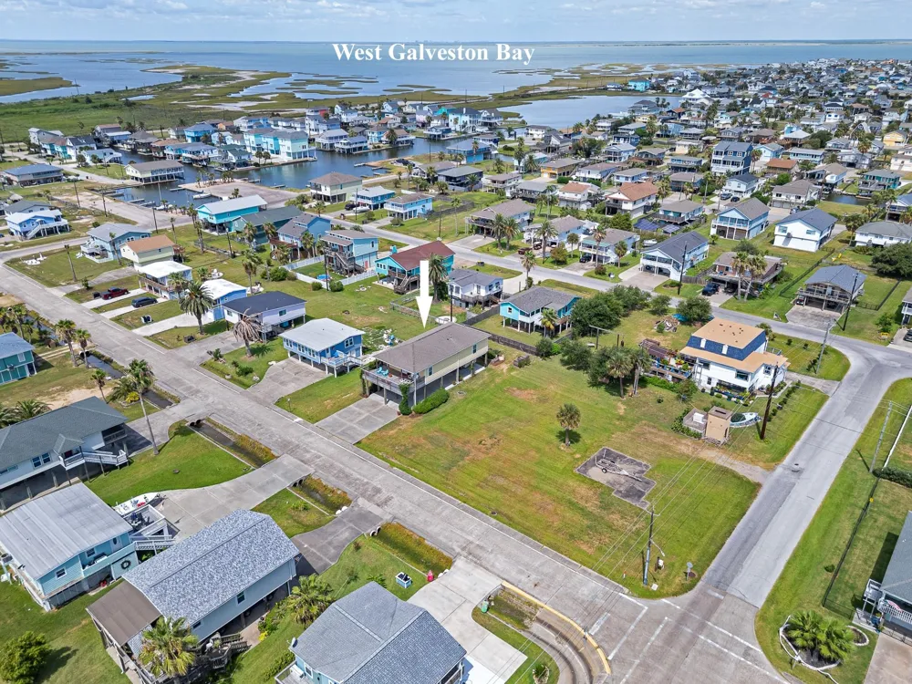 16610 Jolly Roger Road Jamaica Beach, TX 77554