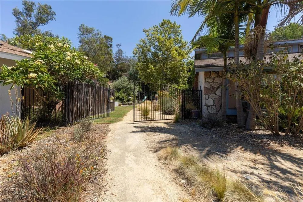 5488 New Mills Rd San Diego, CA 92115