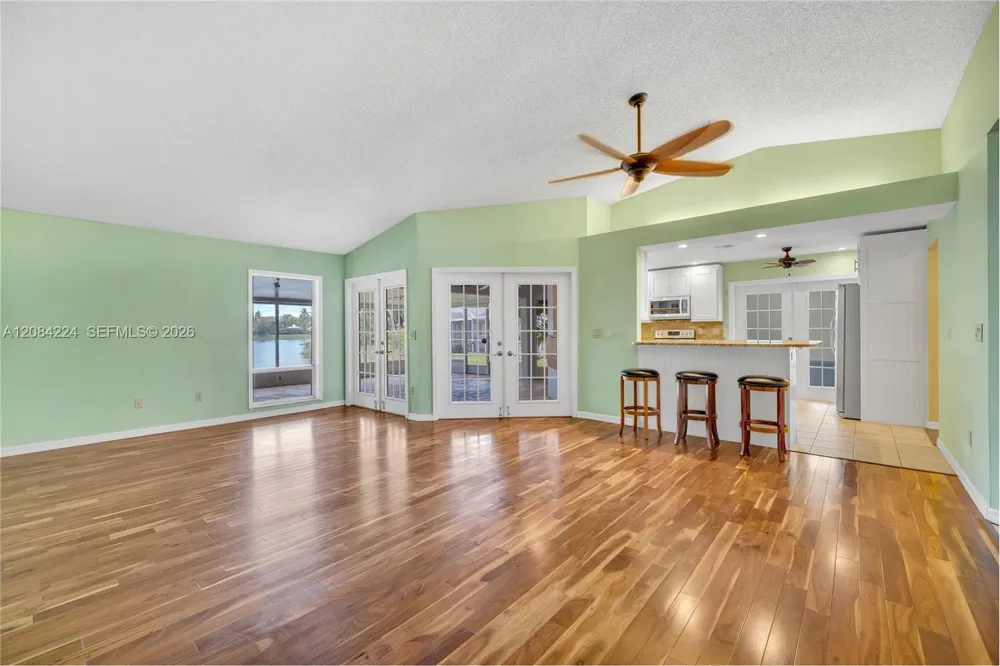 685 SE 25th Ln Homestead, FL 33033