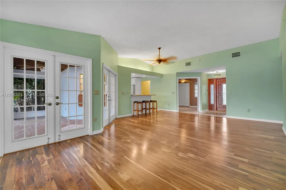 685 SE 25th Ln Homestead, FL 33033