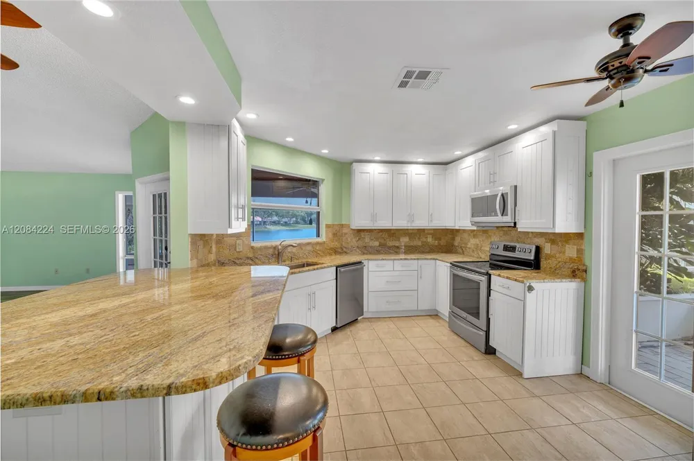 685 SE 25th Ln Homestead, FL 33033