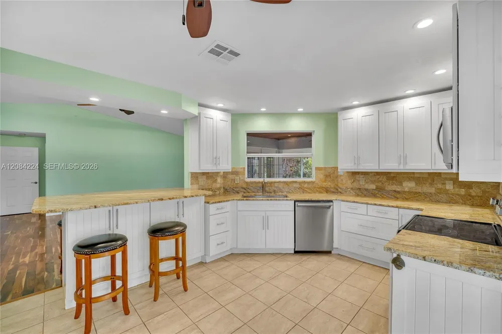 685 SE 25th Ln Homestead, FL 33033