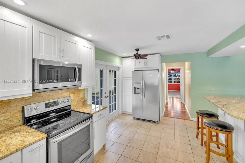 685 SE 25th Ln Homestead, FL 33033