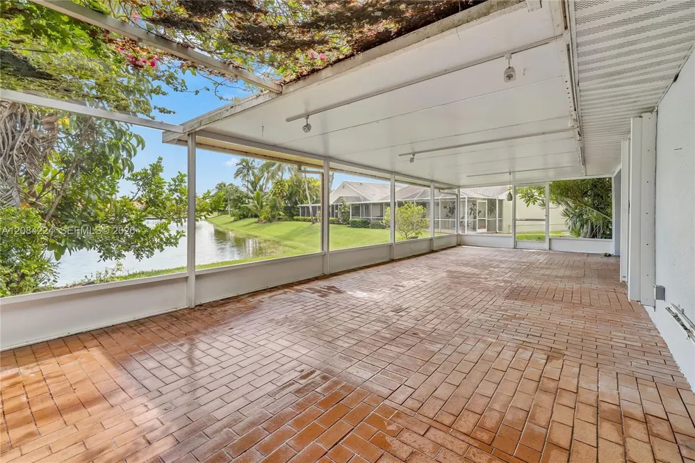685 SE 25th Ln Homestead, FL 33033