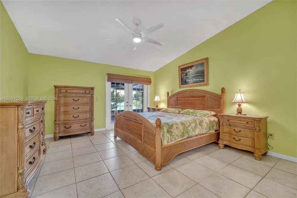 685 SE 25th Ln Homestead, FL 33033