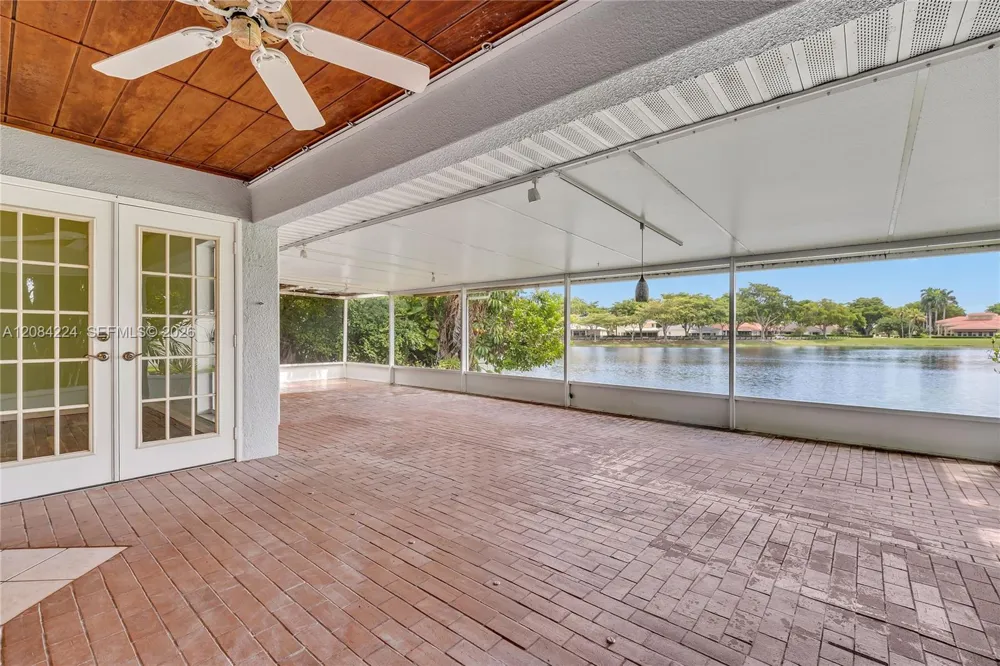 685 SE 25th Ln Homestead, FL 33033