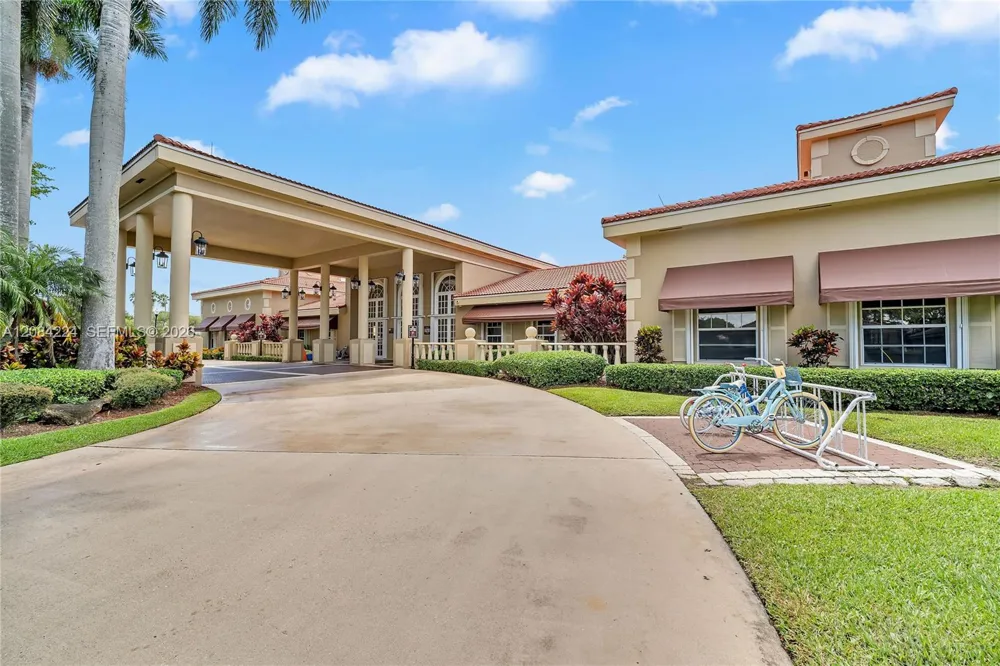 685 SE 25th Ln Homestead, FL 33033