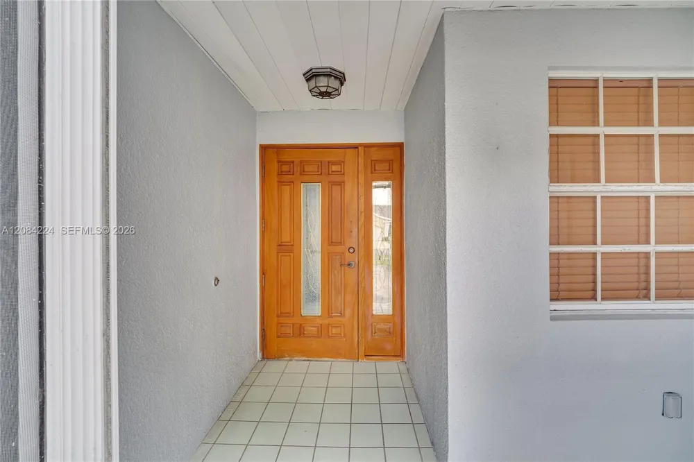 685 SE 25th Ln Homestead, FL 33033