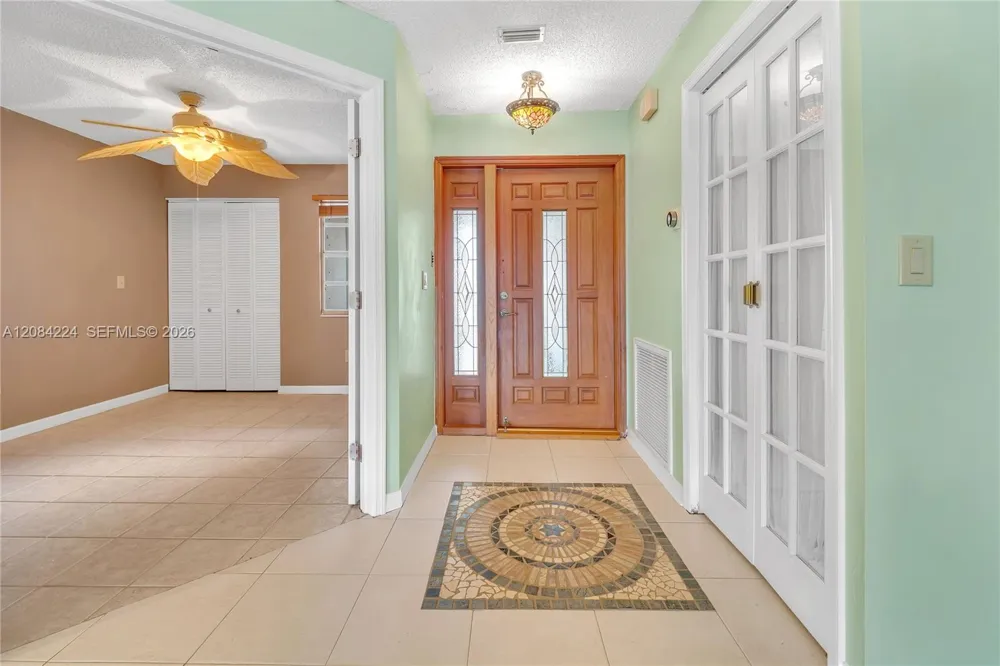 685 SE 25th Ln Homestead, FL 33033