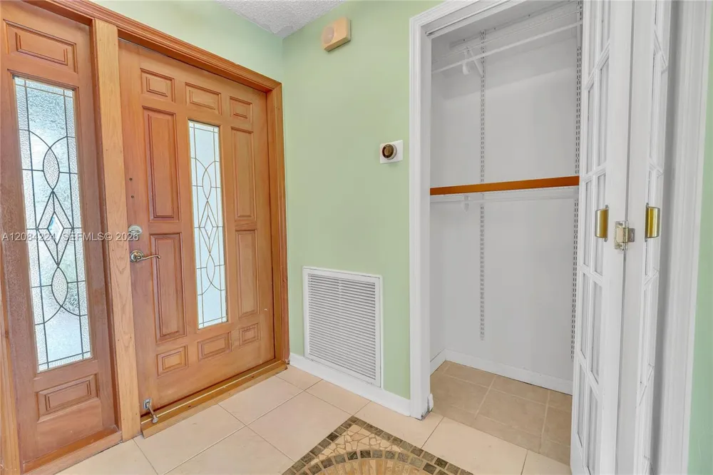 685 SE 25th Ln Homestead, FL 33033