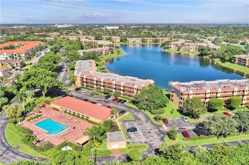 6114 Coral Lake Drive Margate, FL 33063