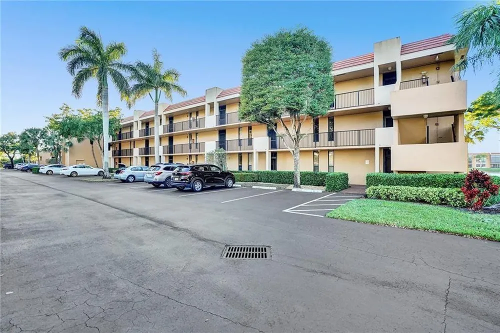 6114 Coral Lake Drive Margate, FL 33063