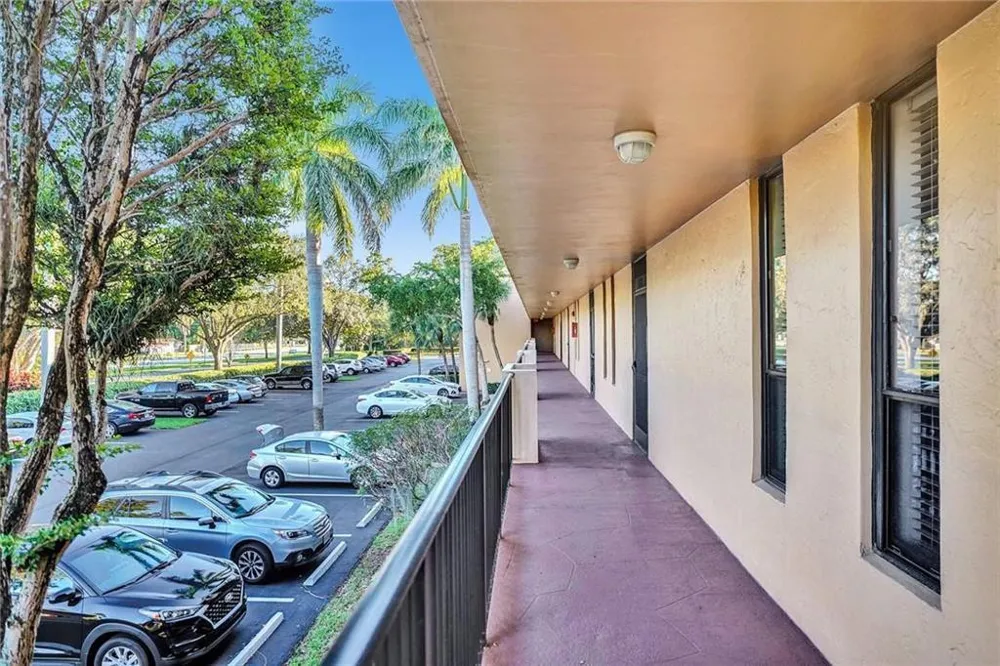 6114 Coral Lake Drive Margate, FL 33063