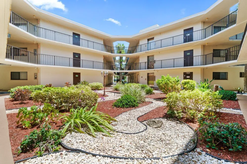 5100 Las Verdes Circle #316 Delray Beach, FL 33484