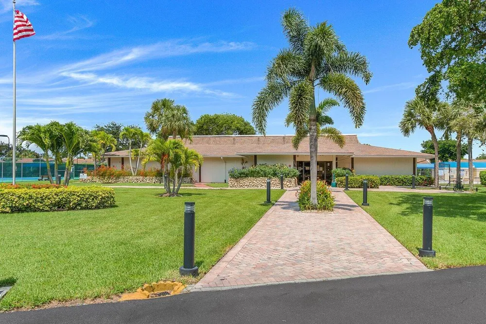 5100 Las Verdes Circle #316 Delray Beach, FL 33484
