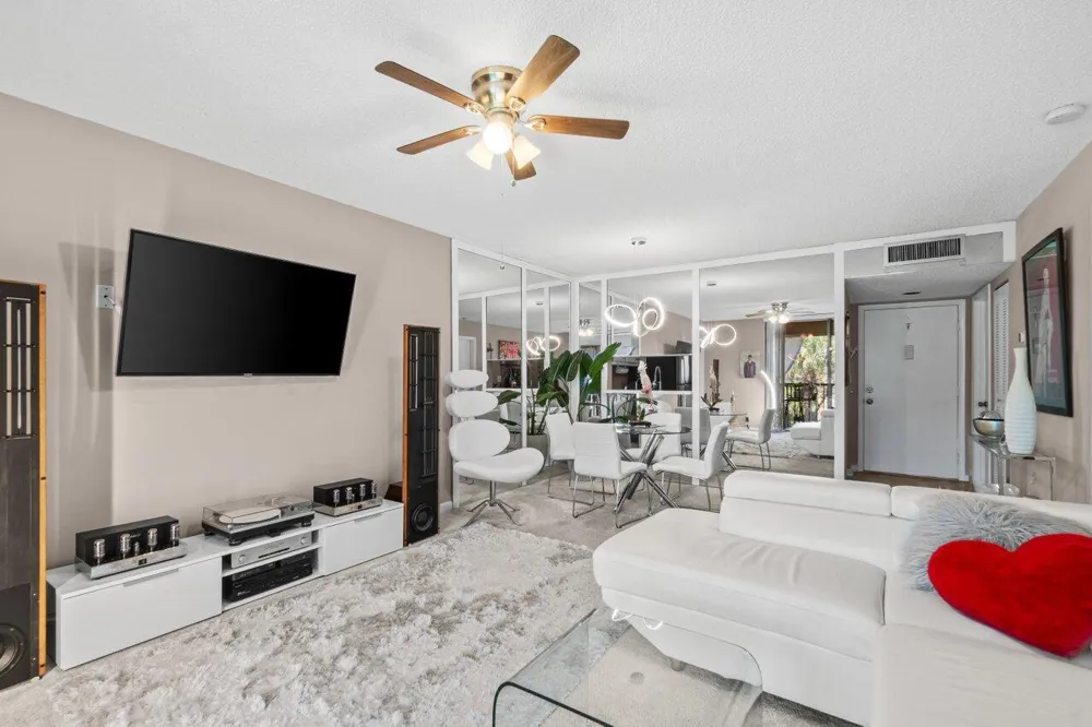 5100 Las Verdes Circle #316 Delray Beach, FL 33484