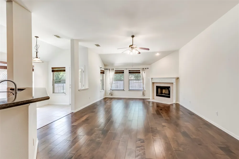15220 Fernhill Drive Austin, TX 78717