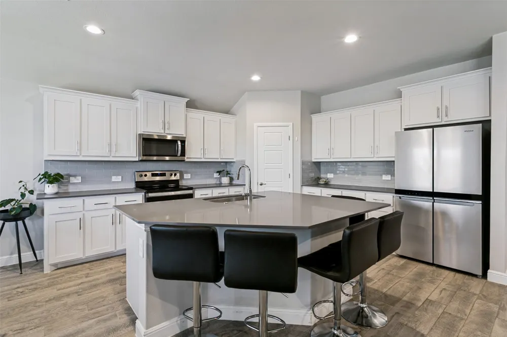 1608 Central Park Drive Alvarado, TX 76009