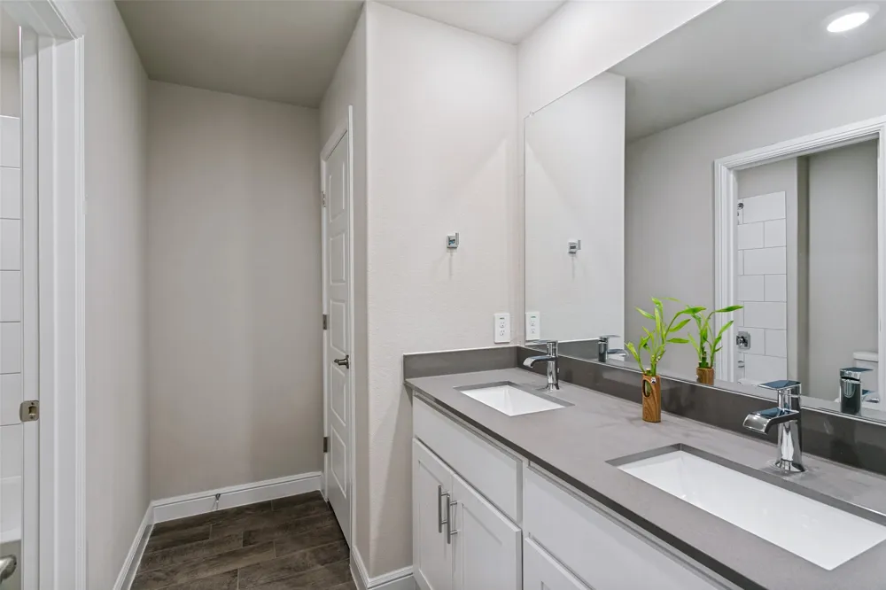 1608 Central Park Drive Alvarado, TX 76009