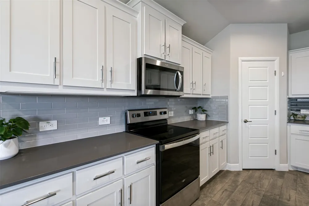 1608 Central Park Drive Alvarado, TX 76009