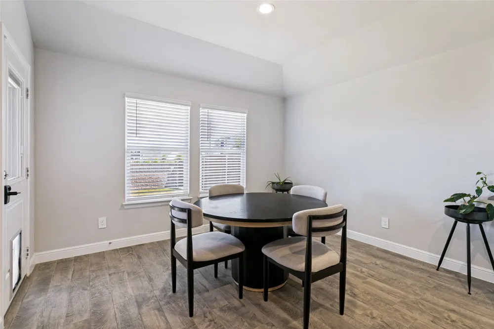 1608 Central Park Drive Alvarado, TX 76009