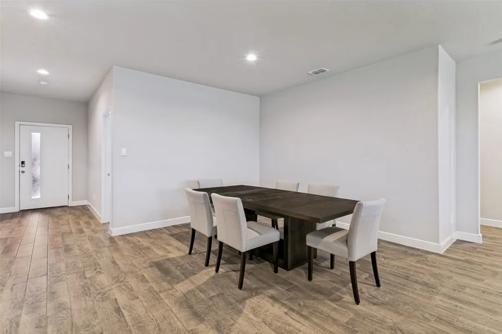 1608 Central Park Drive Alvarado, TX 76009