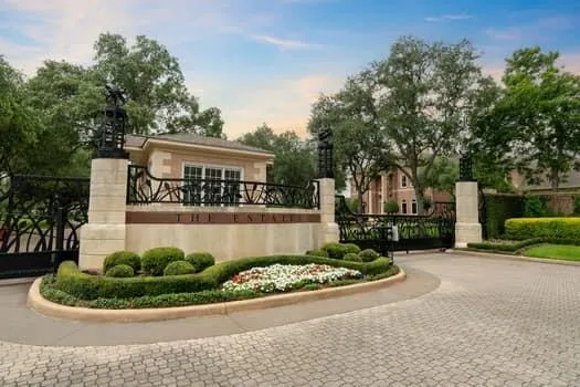 16 Grand Mnr Sugar Land, TX 77479