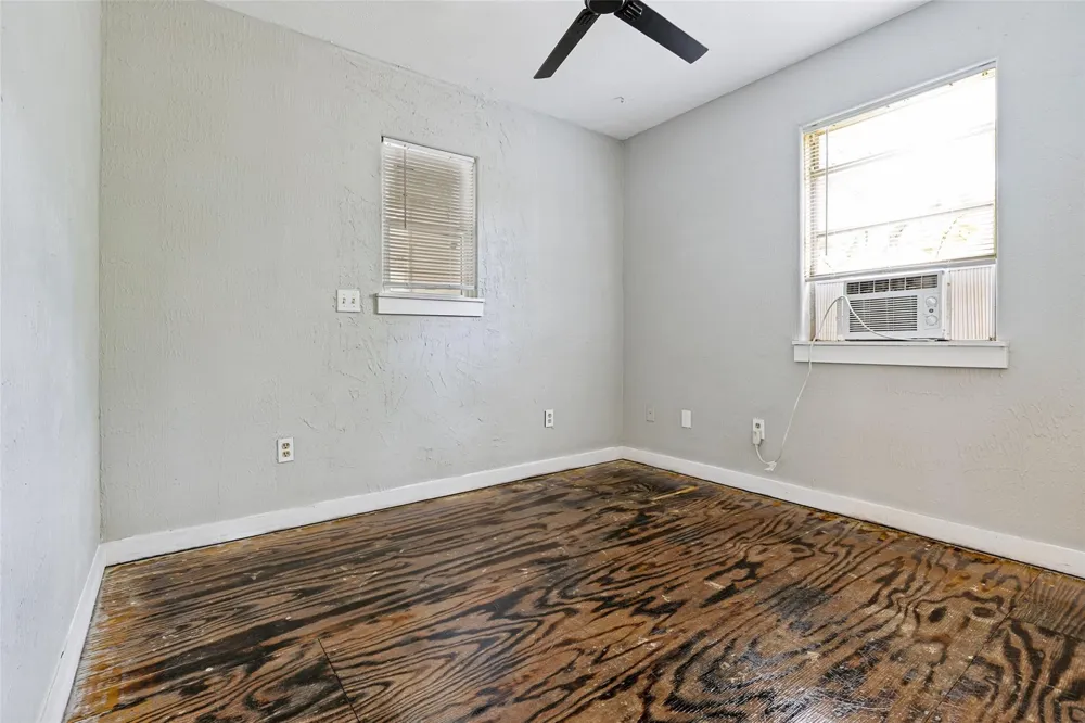 11806 E Jane Lane Tomball, TX 77375