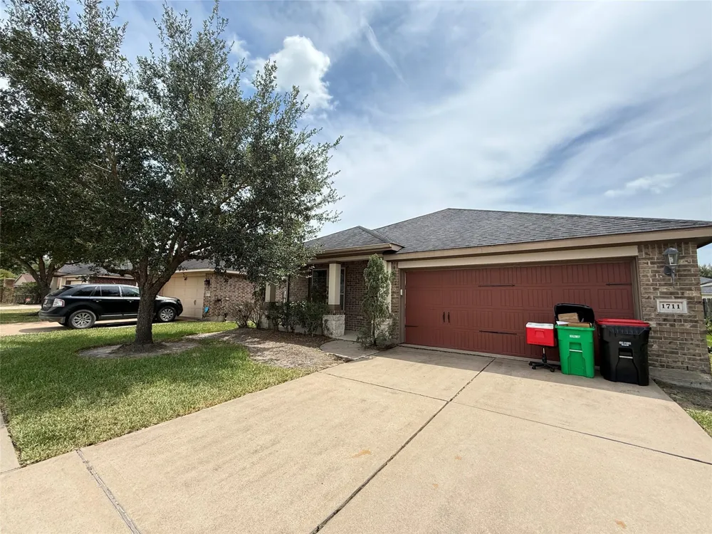 1711 Cadbury Castle Lane Fresno, TX 77545