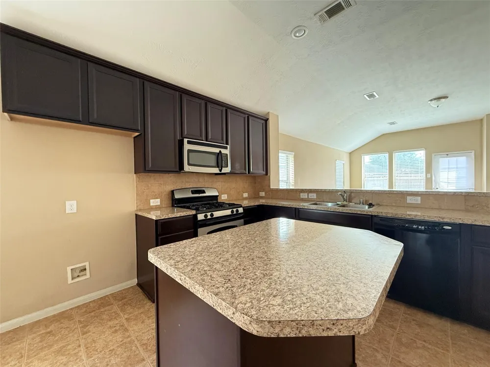 1711 Cadbury Castle Lane Fresno, TX 77545