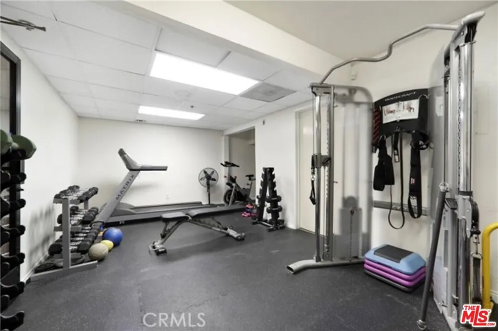 5143 Bakman Avenue #203 Los Angeles, CA 91601