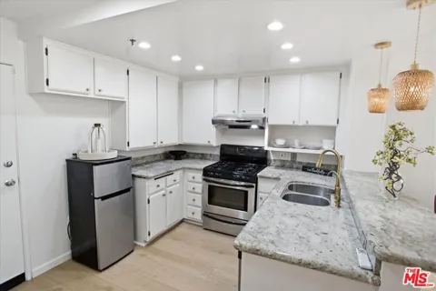 5143 Bakman Avenue #203