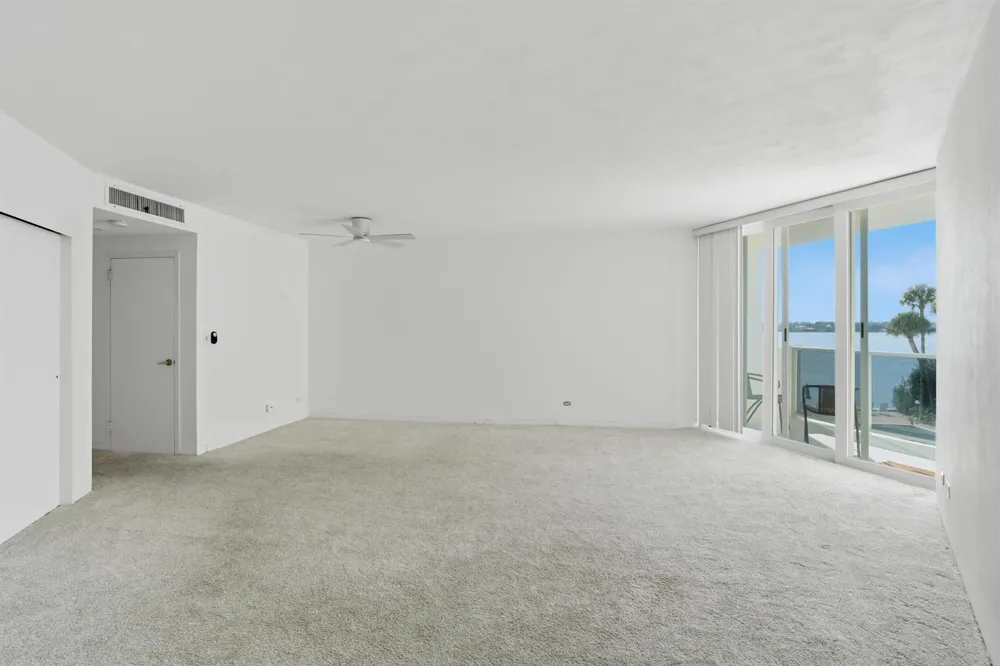 2800 Flagler Drive #303 West Palm Beach, FL 33407