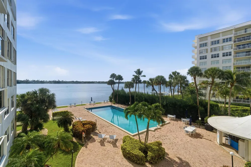 2800 Flagler Drive #303 West Palm Beach, FL 33407