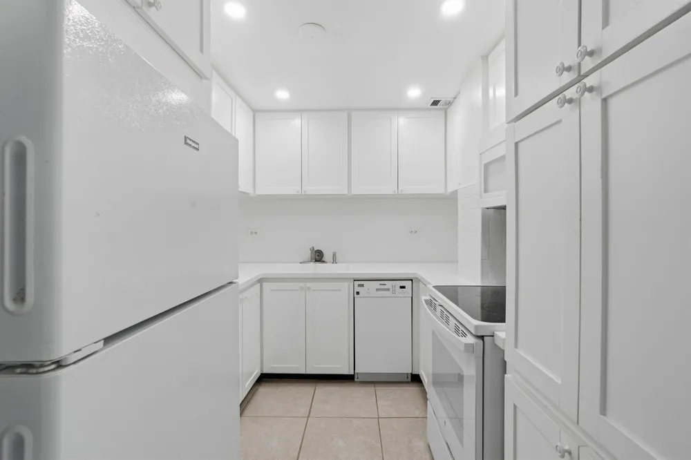2800 Flagler Drive #303 West Palm Beach, FL 33407