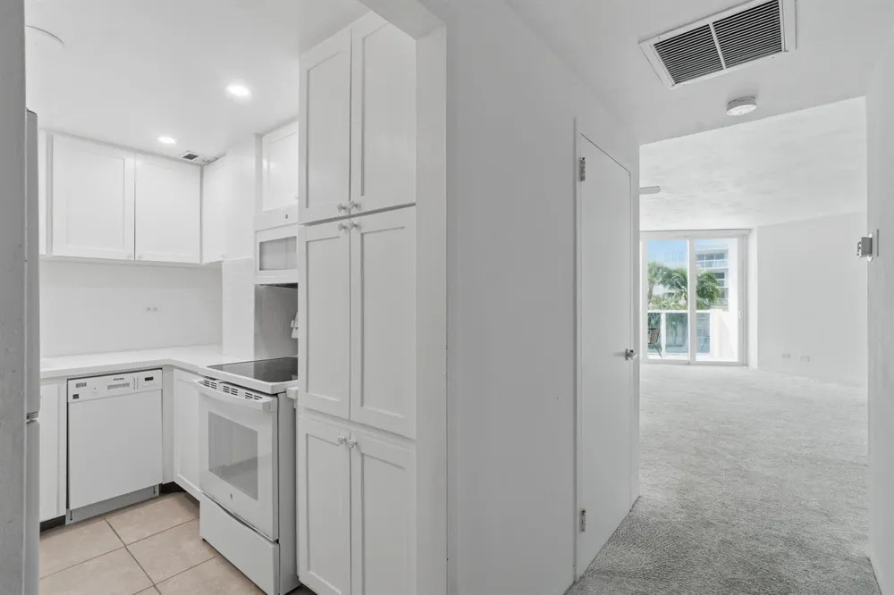 2800 Flagler Drive #303 West Palm Beach, FL 33407